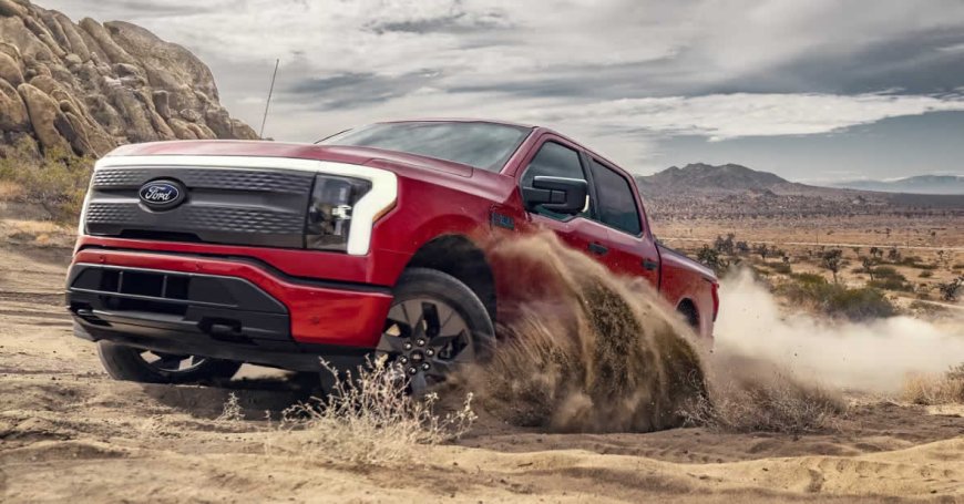 Ford F-150 Lightning vs Gas F-150: Which One Saves You More Money in 2025?